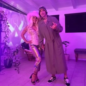Pamela Anderson Tommy Lee Halloween costume